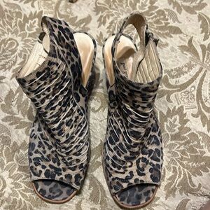 Paul Green peep toe leopard heel